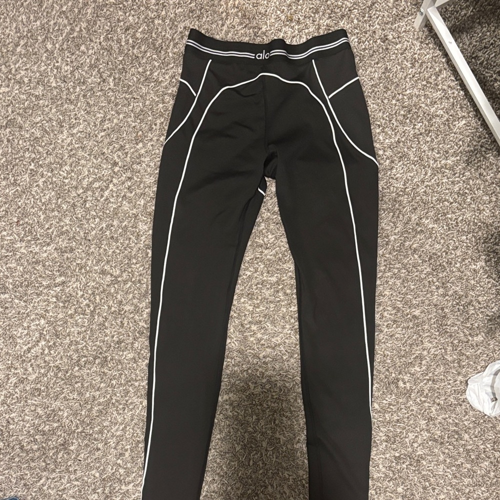ALO Yoga Black Leggings with White Accents